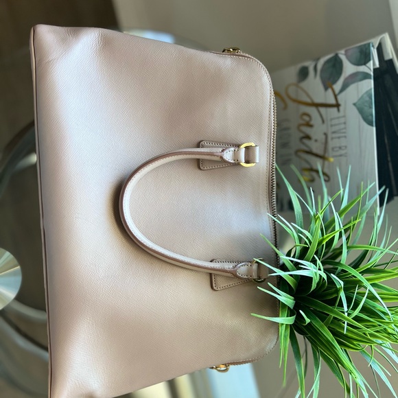 Prada Cammeo - Picture 8 of 9